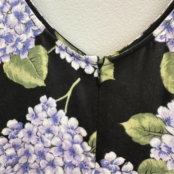 MinkPink Women’s Long Sleeve V-Neck Black w/ Purple Floral Romper Size S GUC - Picture 9 of 10